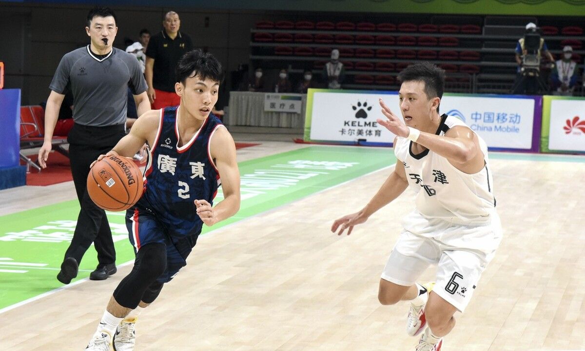 男篮收获意外惊喜！21岁小将征服<a href=