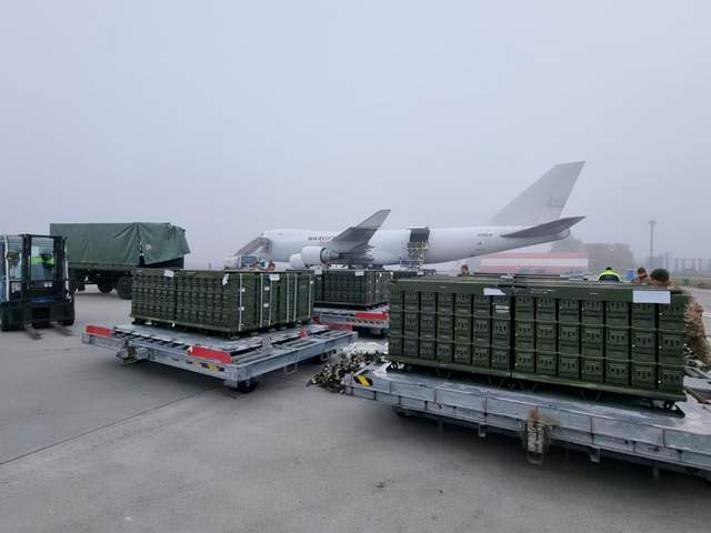 乌克兰屯兵东乌，<a href=