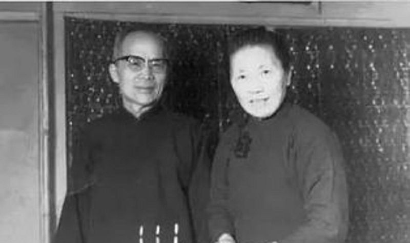 上海滩女流氓佘爱珍:提刀逼婚情郎,无畏下嫁流氓,晚年