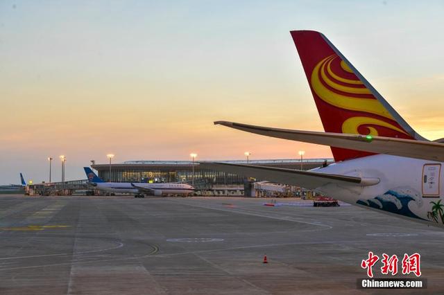 海南自贸港海口美兰国际机场二期投运 迎来首批旅客