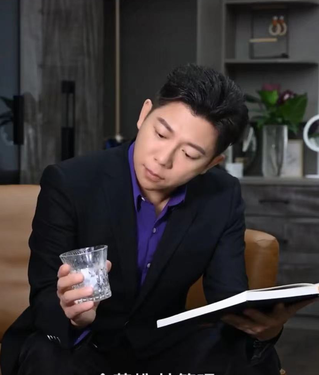 胡海泉公司被强制执行2115万,名下50余家公司,日常戴名表开豪车休闲区蓝鸢梦想 - Www.slyday.coM 胡海泉公司被强制执行2115万,名下50余家公司,日常戴名表开豪车休闲区蓝鸢梦想 - Www.slyday.coM