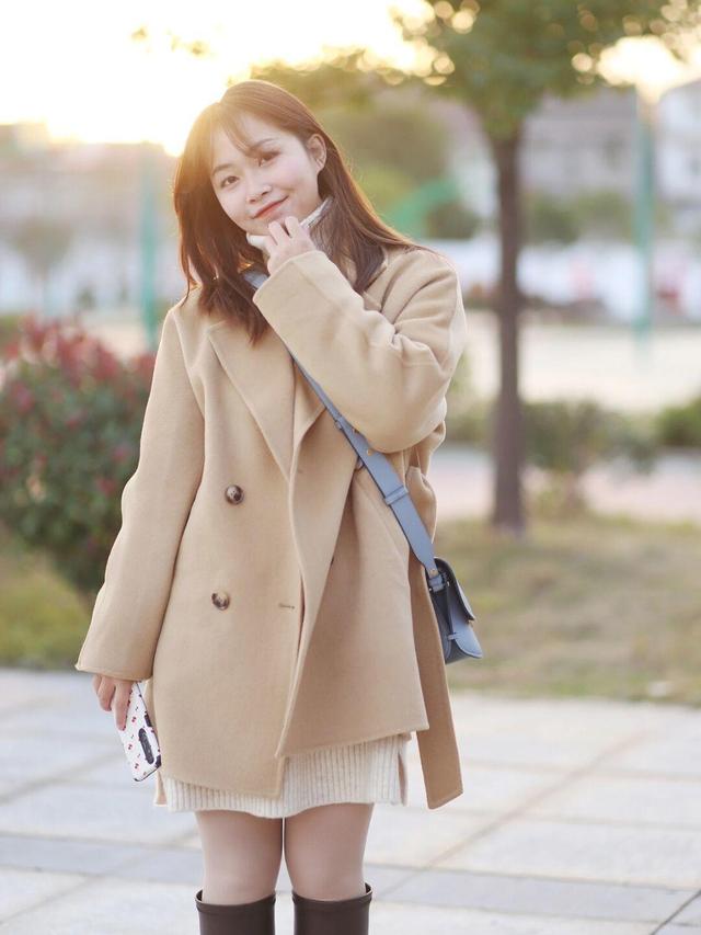 原来“大地色大衣”才是时髦精的必备单品,优雅高级,女人味十足休闲区蓝鸢梦想 - Www.slyday.coM 原来“大地色大衣”才是时髦精的必备单品,优雅高级,女人味十足休闲区蓝鸢梦想 - Www.slyday.coM