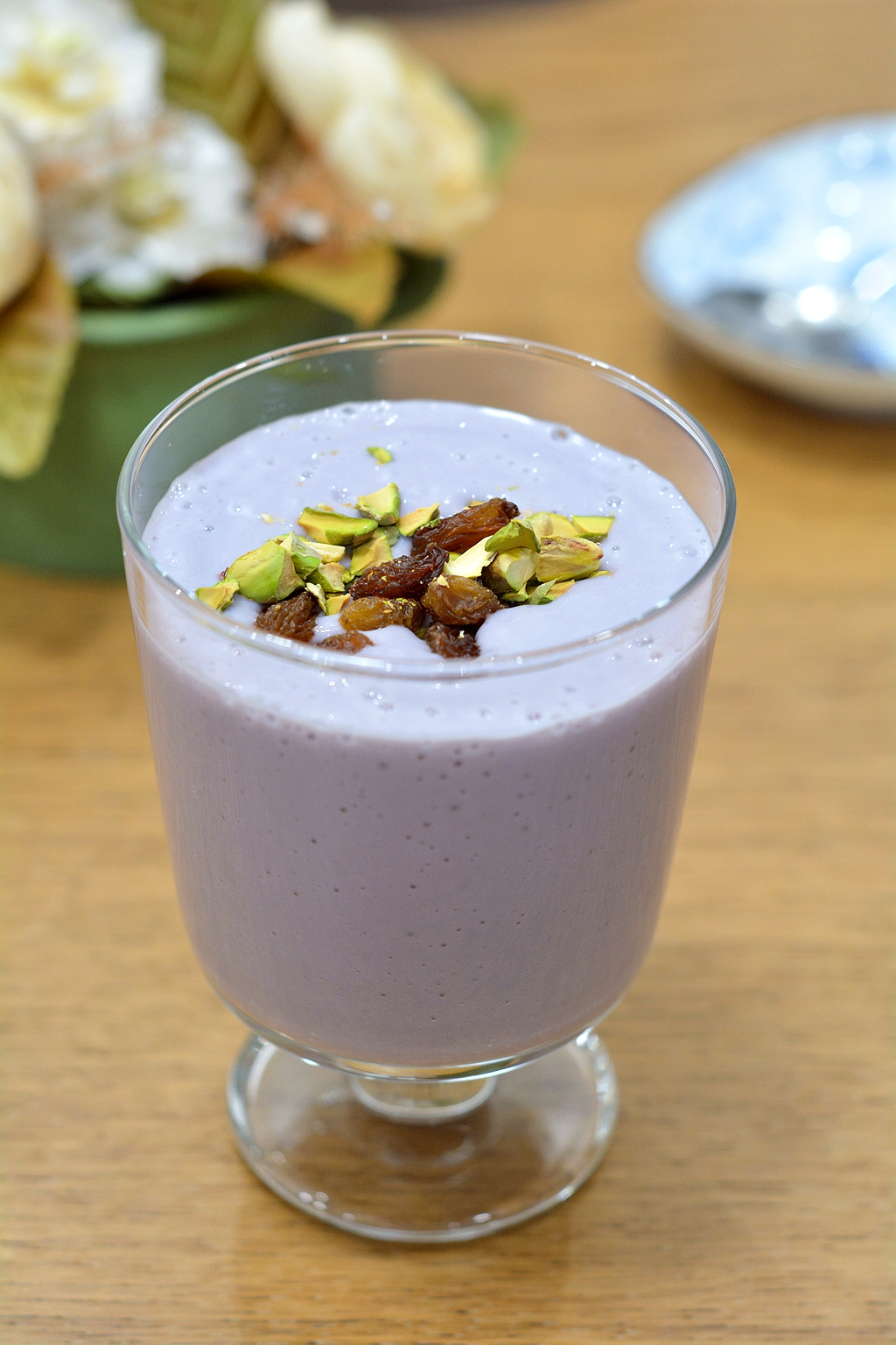 差点儿被扔掉的紫薯，挑挑捡捡做成2杯奶昔，好看好吃有营养