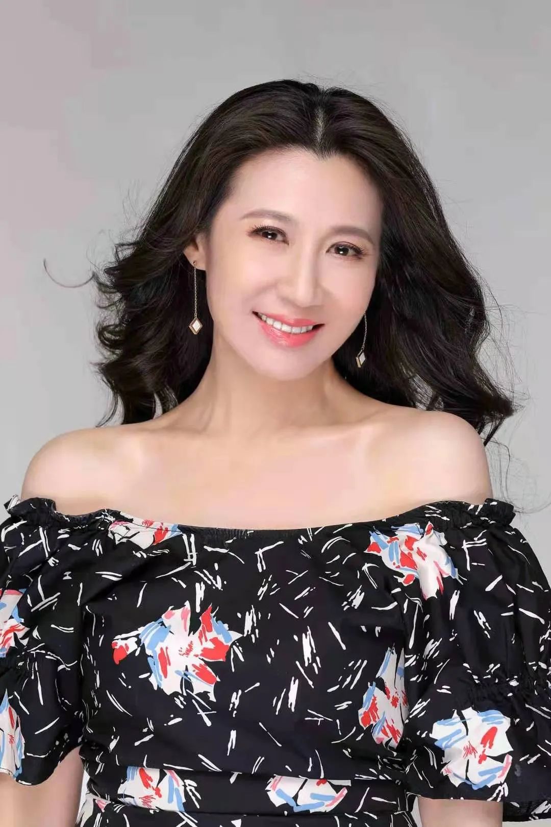 妈妈美女儿丑，10对明星母女颜值差距大，全因爸爸基因拖后腿