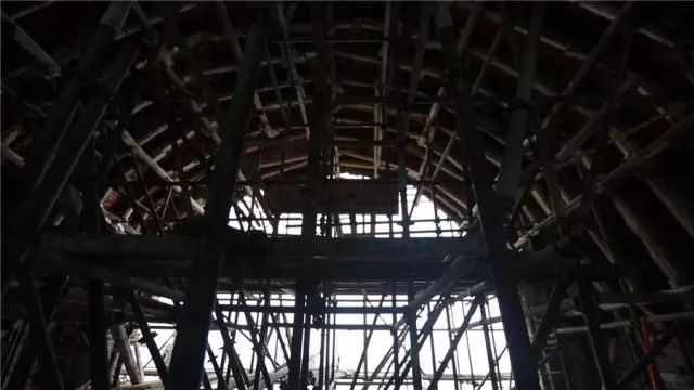 《梦想改造家》封神之作:同样花了130万,爆改悬崖之上老破危房,真的太牛了!休闲区蓝鸢梦想 - Www.slyday.coM 《梦想改造家》封神之作:同样花了130万,爆改悬崖之上老破危房,真的太牛了!休闲区蓝鸢梦想 - Www.slyday.coM