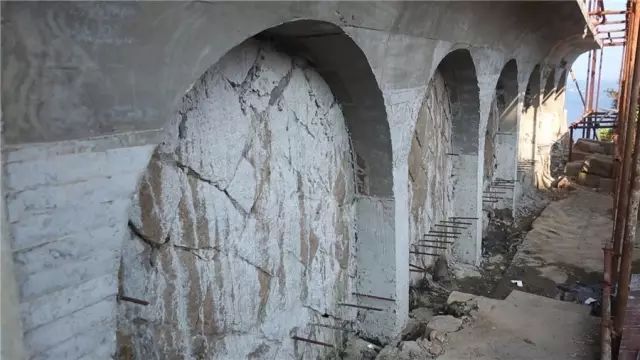 《梦想改造家》封神之作:同样花了130万,爆改悬崖之上老破危房,真的太牛了!休闲区蓝鸢梦想 - Www.slyday.coM 《梦想改造家》封神之作:同样花了130万,爆改悬崖之上老破危房,真的太牛了!休闲区蓝鸢梦想 - Www.slyday.coM