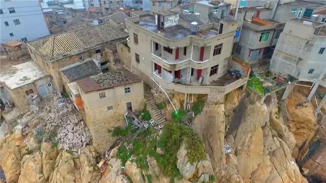 《梦想改造家》封神之作:同样花了130万,爆改悬崖之上老破危房,真的太牛了!休闲区蓝鸢梦想 - Www.slyday.coM 《梦想改造家》封神之作:同样花了130万,爆改悬崖之上老破危房,真的太牛了!休闲区蓝鸢梦想 - Www.slyday.coM