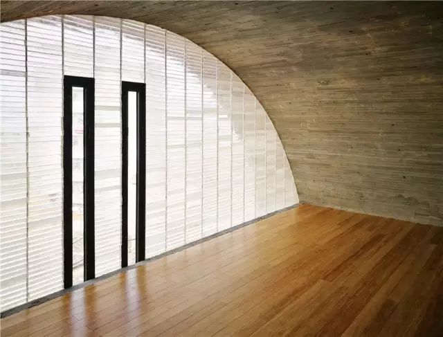 《梦想改造家》封神之作:同样花了130万,爆改悬崖之上老破危房,真的太牛了!休闲区蓝鸢梦想 - Www.slyday.coM 《梦想改造家》封神之作:同样花了130万,爆改悬崖之上老破危房,真的太牛了!休闲区蓝鸢梦想 - Www.slyday.coM