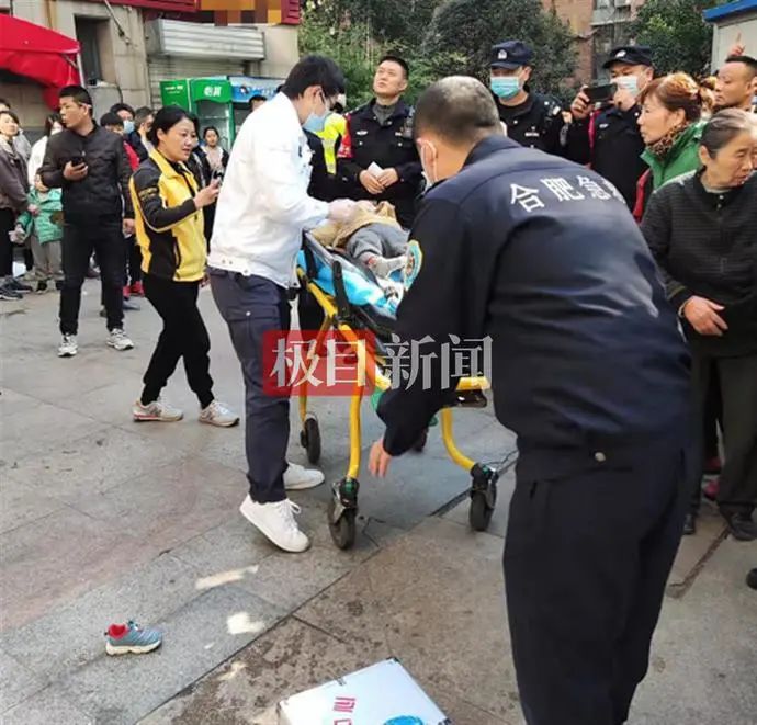 男童被人抱走从楼顶扔下坠亡!警方通报休闲区蓝鸢梦想 - Www.slyday.coM 男童被人抱走从楼顶扔下坠亡!警方通报休闲区蓝鸢梦想 - Www.slyday.coM