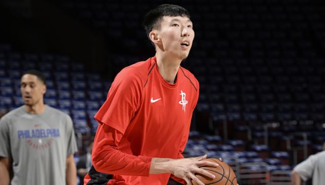 中国男篮大战NBA级豪强，周琦单挑澳洲悍将，赵睿艾伦迎大考