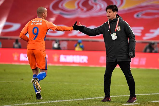 李霄鹏能成国足救星吗？情商高过李铁，若输越南将成“临时工”