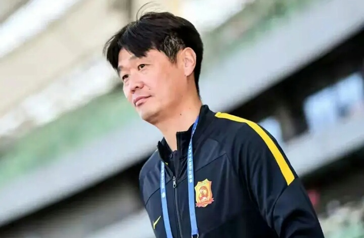 李霄鹏上任后国足就有希望了？你想多了，过年别输越南就不错了