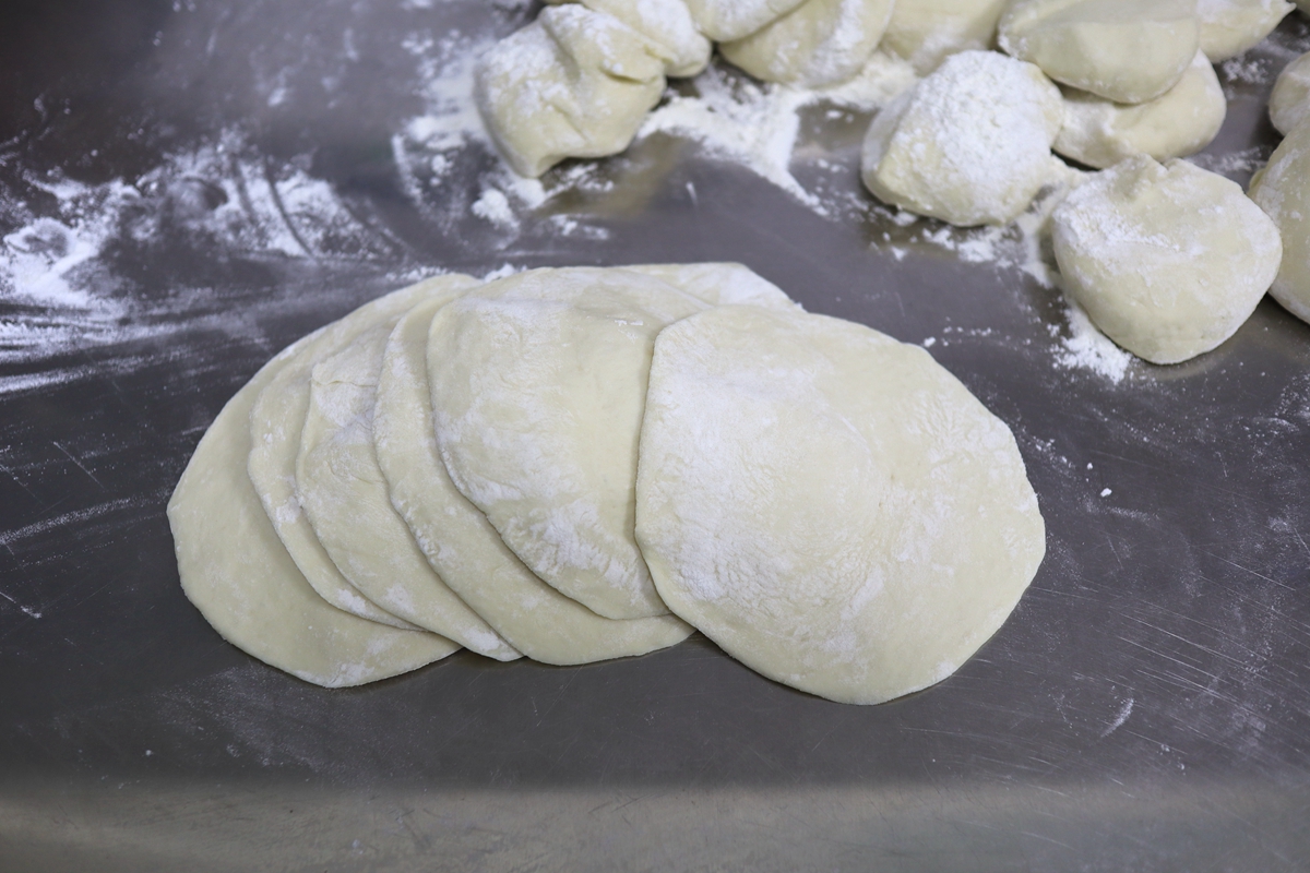 南瓜别直接蒸着炒着吃,做成香嫩多汁大包子,一手拿2个倍儿香 南瓜别直接蒸着炒着吃,做成香嫩多汁大包子,一手拿2个倍儿香