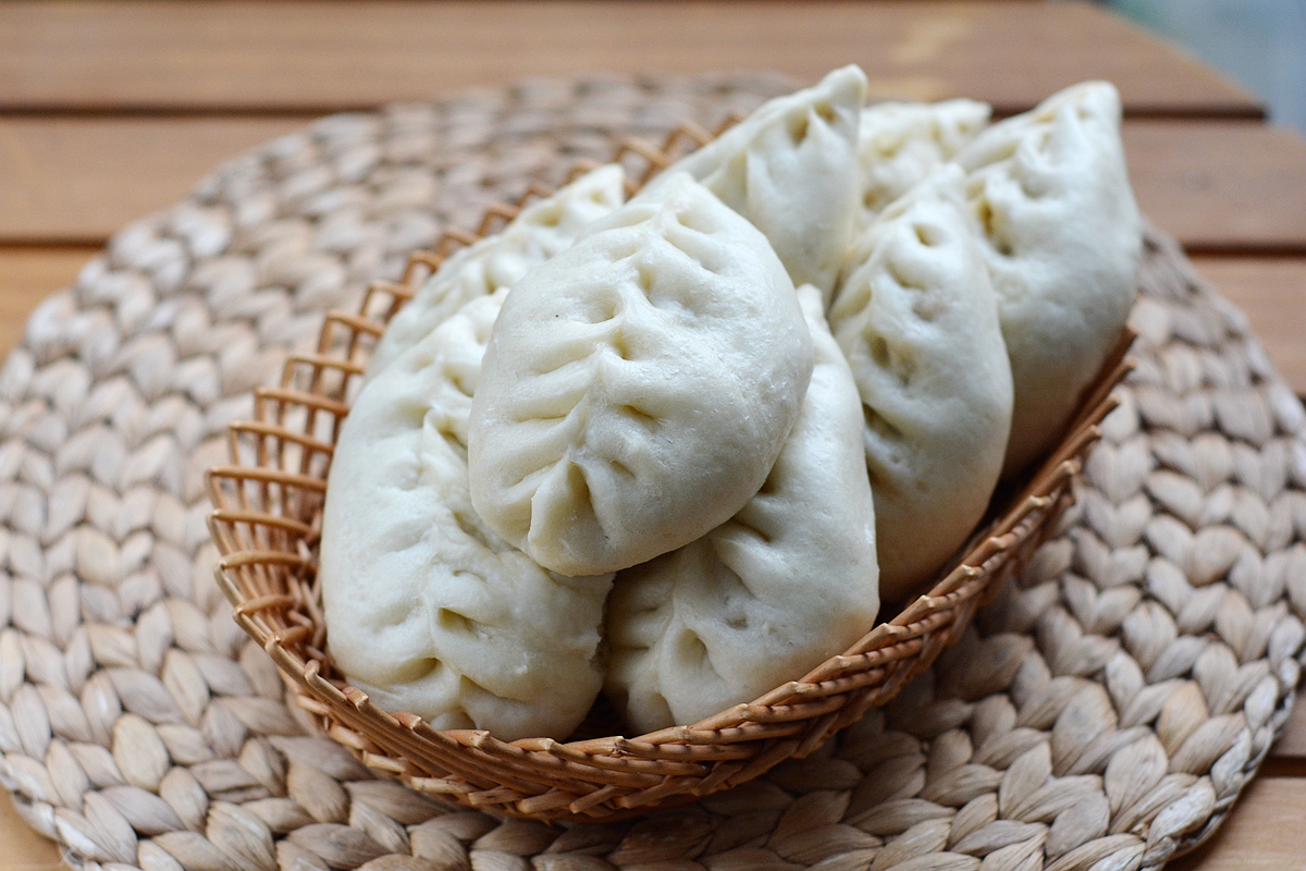 南瓜别直接蒸着炒着吃,做成香嫩多汁大包子,一手拿2个倍儿香 南瓜别直接蒸着炒着吃,做成香嫩多汁大包子,一手拿2个倍儿香