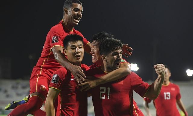 越南媒体暗讽李霄鹏：1胜8平5负的新帅,中国队将大概率惨败