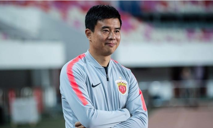 传2重量级人物驰援国足,全新组合辅助李霄鹏,若输越南后果难料