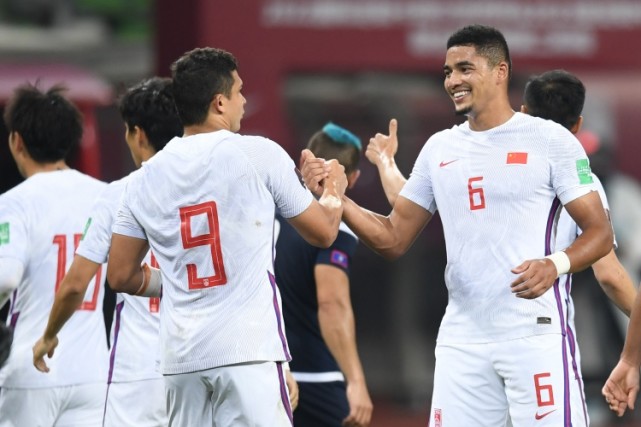 李霄鹏上任,越南队有想法,央视5直播国足客战,记者辟谣2个消息