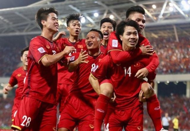 凌晨0点！越南媒体再现争议报道：中国足球遭质疑，球迷骂声一片