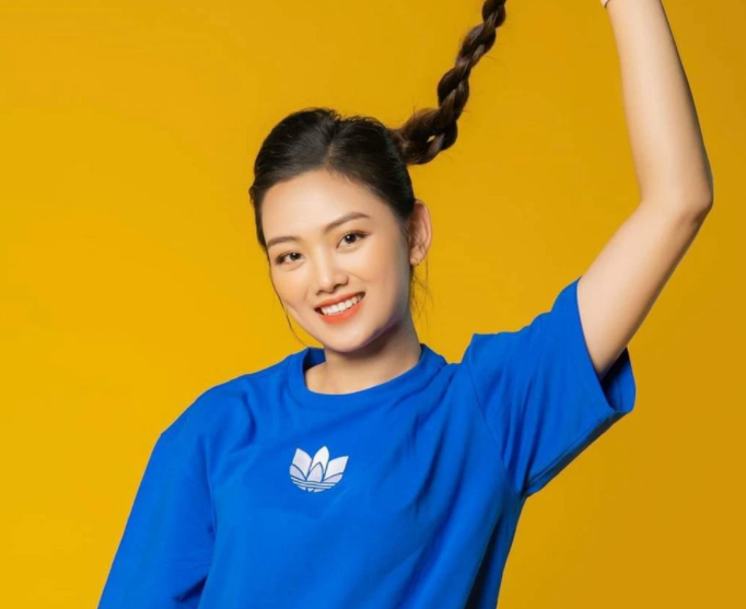 超高颜值!越南最美女排二传上传奥黛新照,曾希望来中国打球