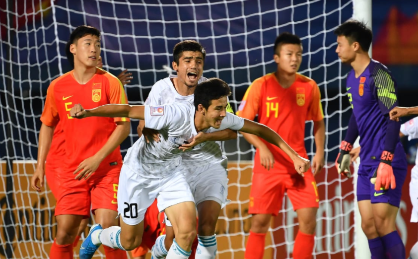 看不上国足？韩媒爆料：希丁克每年回来，已经将<a href=