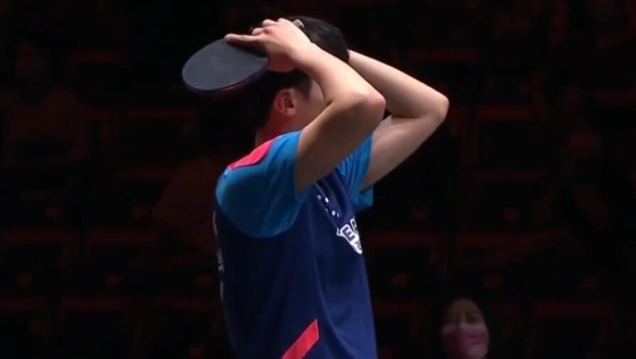 3-0，国乒首个4强，樊振东太稳！对手苦笑+抱头，<a href=