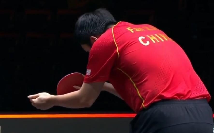 3-0，国乒首个4强，樊振东太稳！对手苦笑+抱头，<a href=