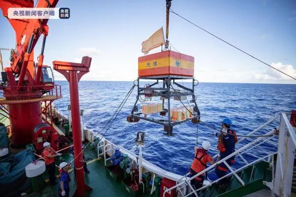 “奋斗者”号凯旋!我国万米深潜次数和人数居世界首位休闲区蓝鸢梦想 - Www.slyday.coM “奋斗者”号凯旋!我国万米深潜次数和人数居世界首位休闲区蓝鸢梦想 - Www.slyday.coM