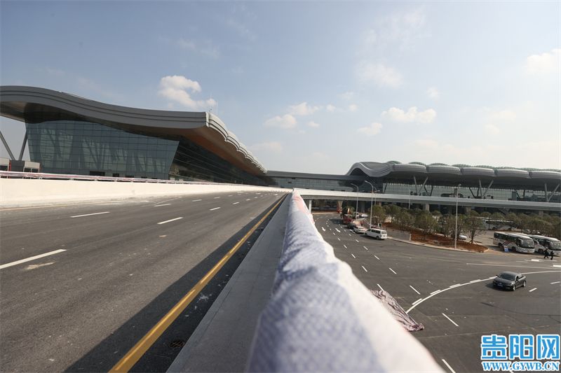 时事看点>正文> 据了解,贵阳龙洞堡国际机场3号航站楼项目位于贵阳