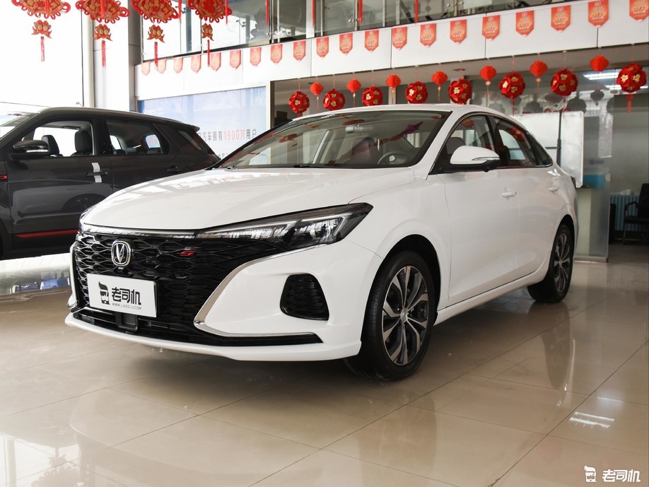 10万元左右你选谁? 逸动 VS 缤瑞休闲区蓝鸢梦想 - Www.slyday.coM 10万元左右你选谁? 逸动 VS 缤瑞休闲区蓝鸢梦想 - Www.slyday.coM