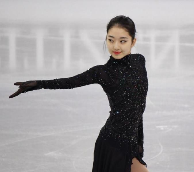 中国花样滑冰女神李子君颜值与实力并存为何22岁选择退役