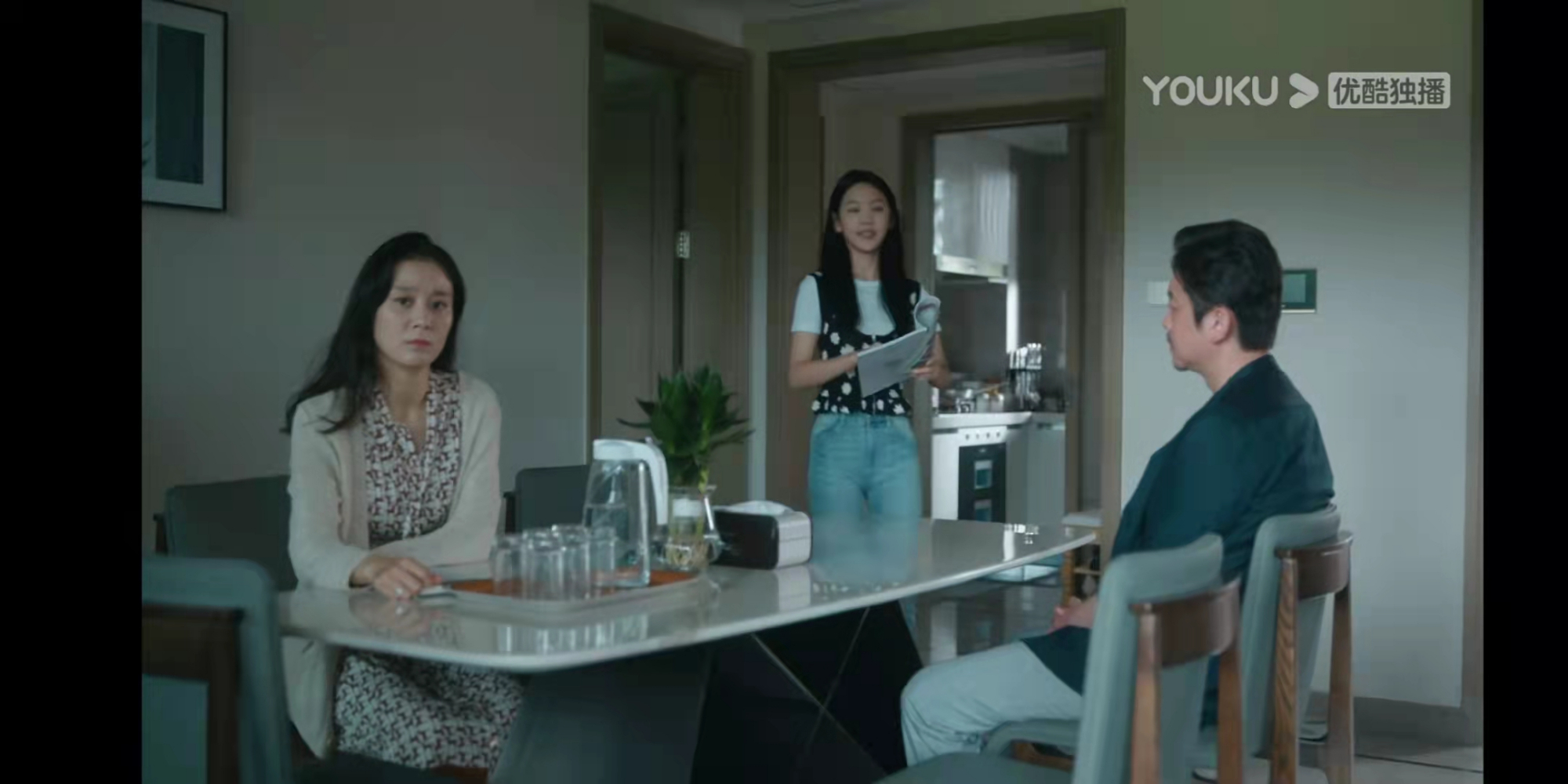 《女心理师》尤娜:用跳楼和自残来博关注,其实是她最无奈的呼救 《女心理师》尤娜:用跳楼和自残来博关注,其实是她最无奈的呼救