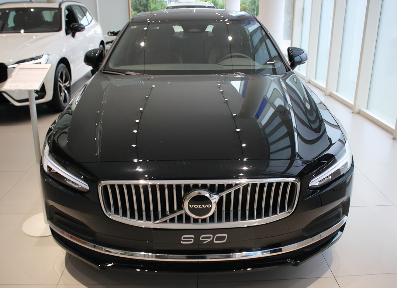 预算40万买豪华C级车,凯迪拉克CT6与沃尔沃S90,你选谁?