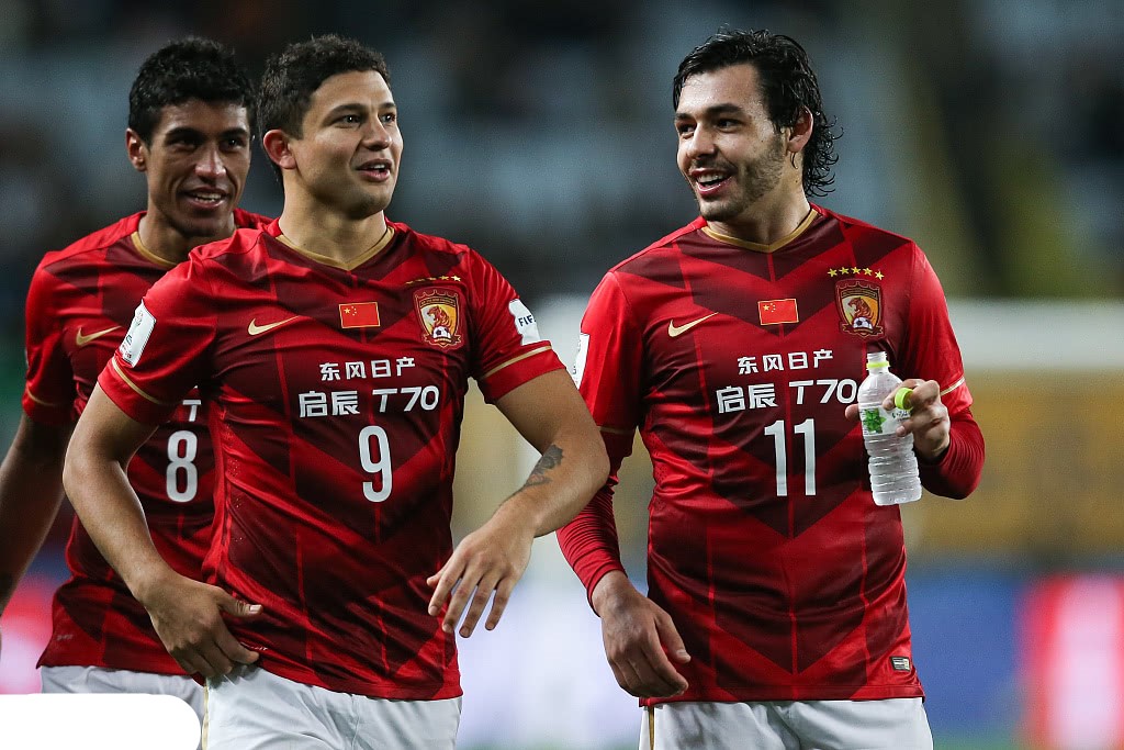 李铁在下1盘大棋！2大归化连夜跑路，国足连越南也搞不过？