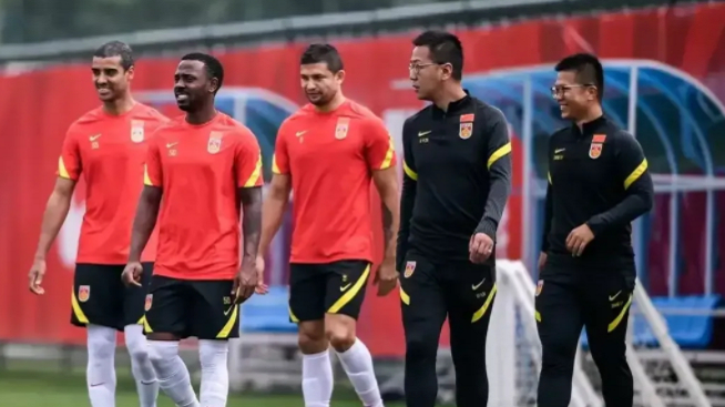 李霄鹏最大考验!国足春节挑战越南队,越媒嗨了:对手陷恐慌