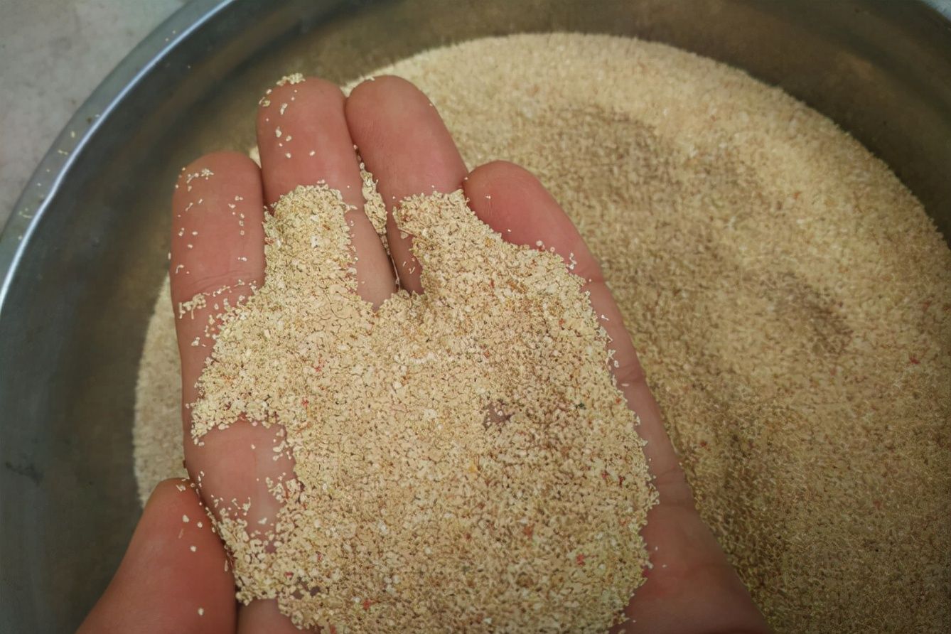 被中国人扔掉的玉米芯，在<a href=