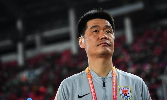 国足再遭打击!归化球员或全部退出,越南媒体:国足已经陷入恐慌