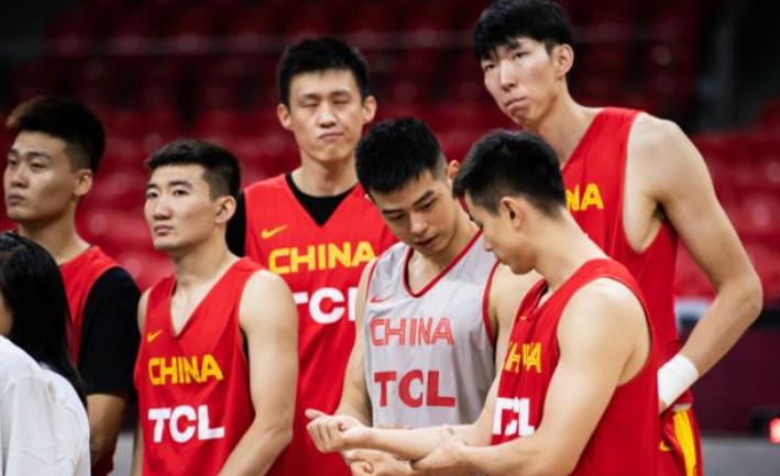 国际篮联正式官宣，中国男篮喜从天降，对阵<a href=
