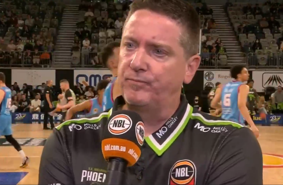 半场3犯?周琦完美调整带队大胜!化身澳洲戈贝尔,隔扣一锤定音