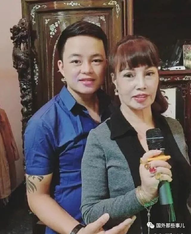 越南62岁老太太嫁26岁小伙,如今结婚3年仍然幸福恩爱