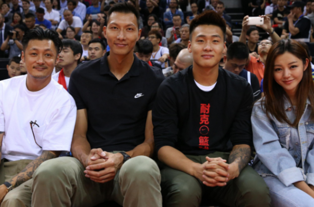 中国男篮对阵<a href=