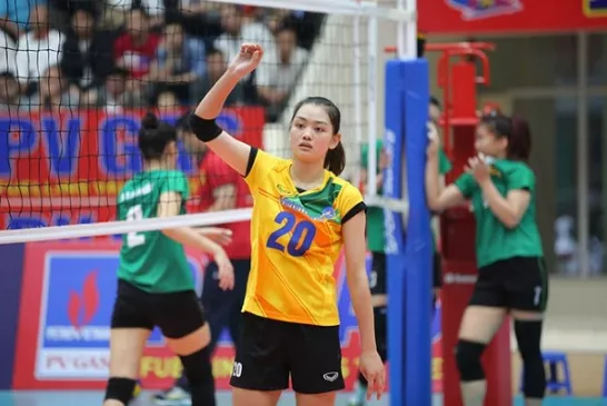 越南“最美女排二传”上传奥黛新照，曾希望来中国打球