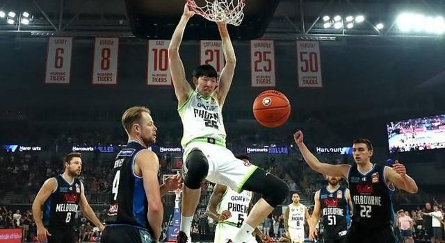 5进攻篮板+7盖帽！周琦制霸NBL，中国男篮能赢<a href=