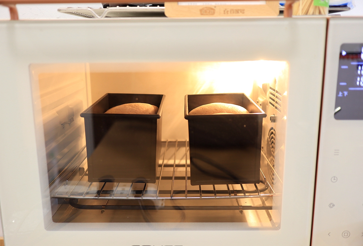 用波兰种做的黑全麦吐司，放3天都柔软，越吃越香，真材实料