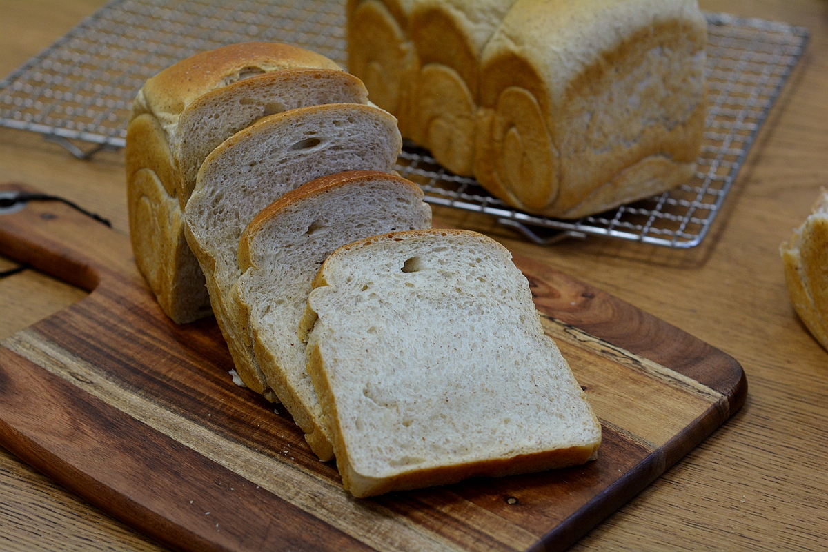 用波兰种做的黑全麦吐司，放3天都柔软，越吃越香，真材实料