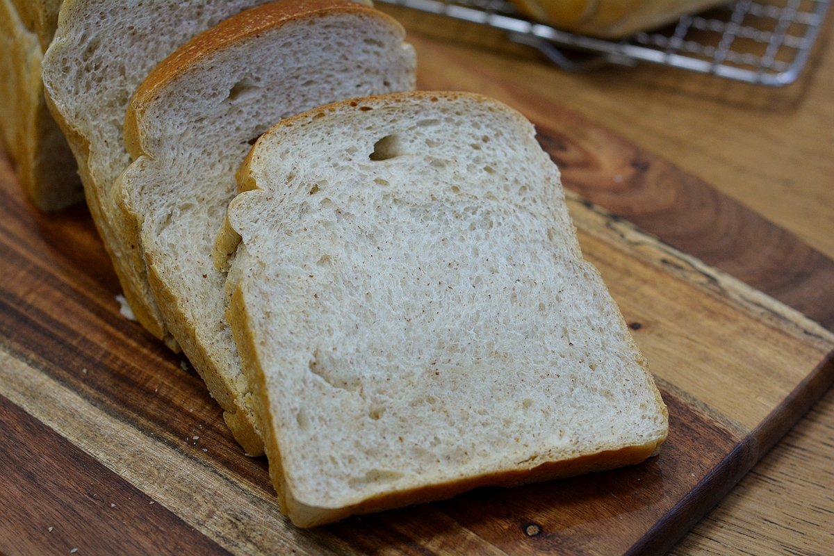 用波兰种做的黑全麦吐司，放3天都柔软，越吃越香，真材实料