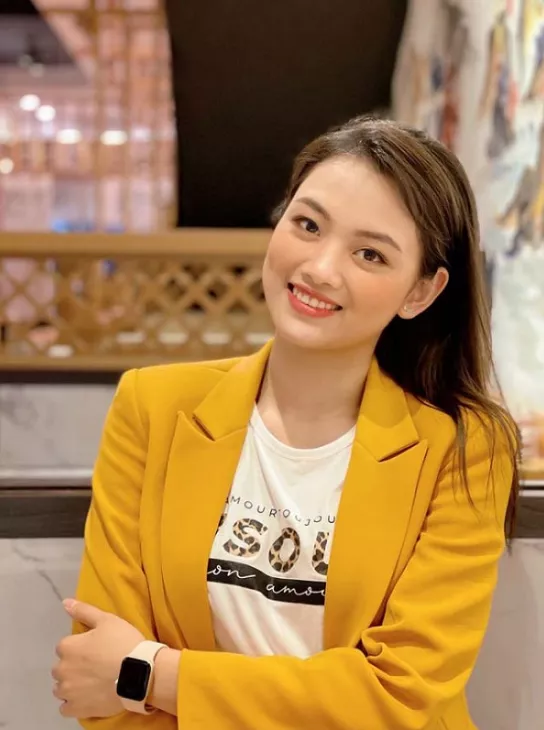 越南“最美女排二传”上传奥黛新照，曾希望来中国打球