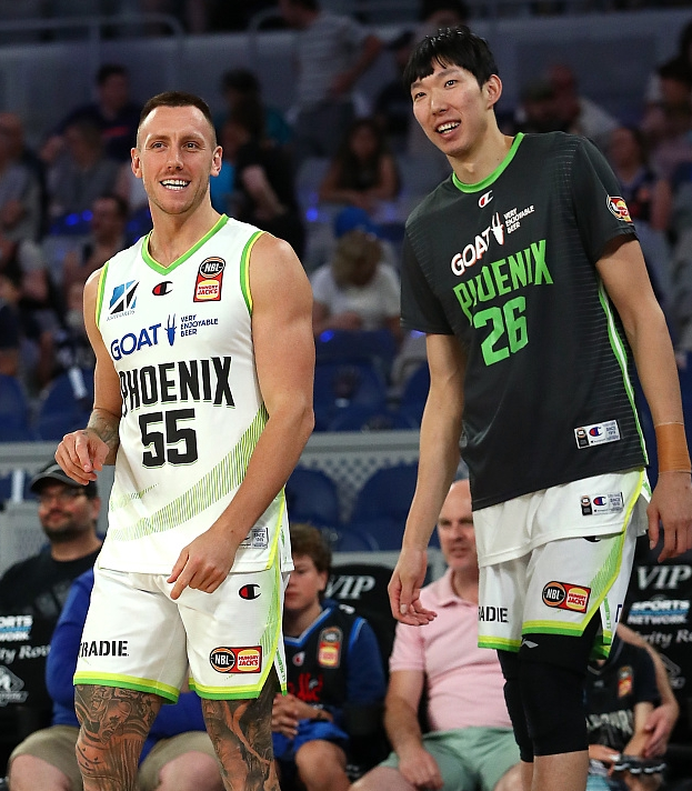 22分10板7帽!周琦征服澳洲让篮协CBA尴尬,他和郭艾伦背锅太久