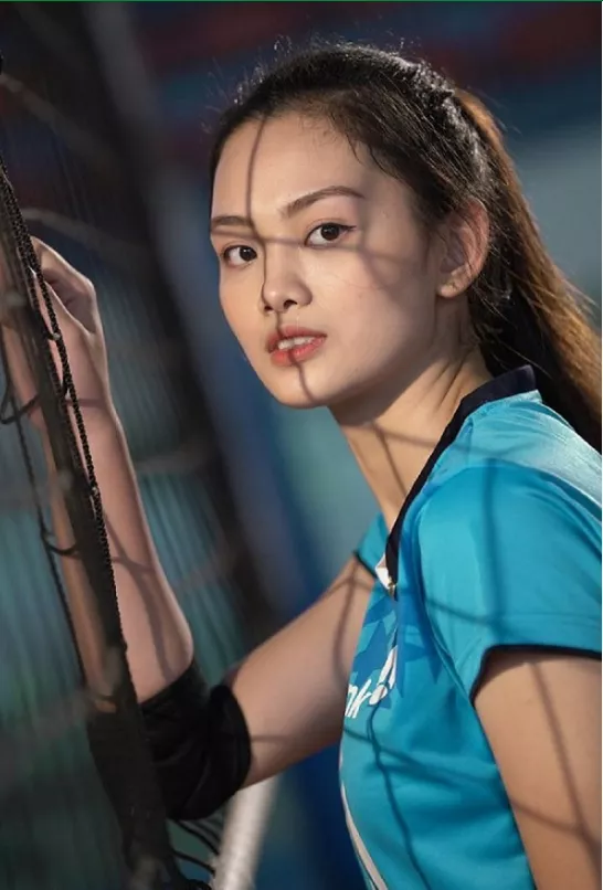 越南“最美女排二传”上传奥黛新照，曾希望来中国打球
