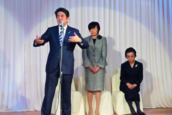 安倍晋三的母亲：最没话语权的<a href=