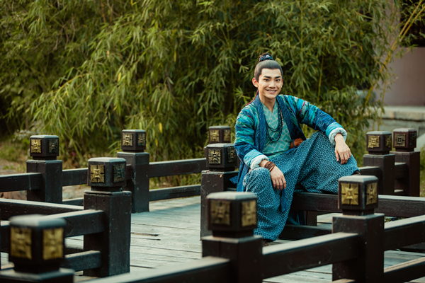 对于蒋龙这个名字,或许你是在最近正热播的《风起洛阳》中才了解到,他
